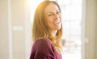 Happy Woman 660 330X200